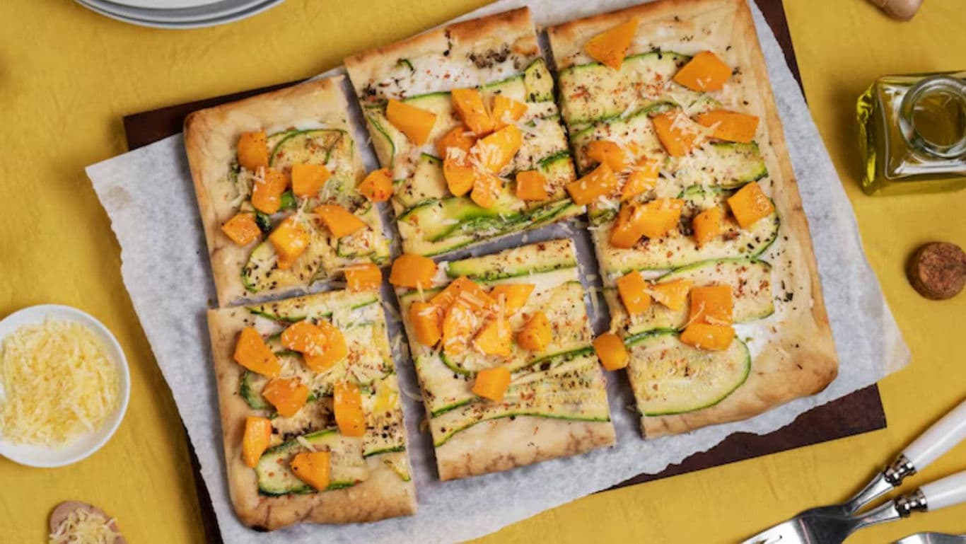 Flatbread pizza with zucchini and squash topping