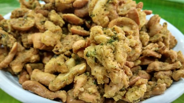 hyderabadi-kaju-pakora-recipe-the-perfect-tea-time-snack-for-rainy-days-thumbnail