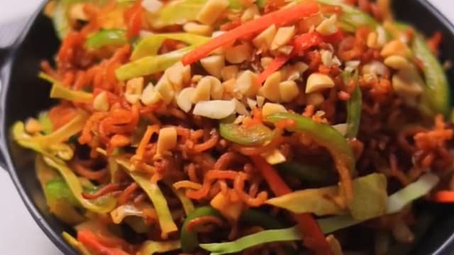instant-noodle-chaat-recipe-quick-crispy-snack-for-cravings-thumbnail