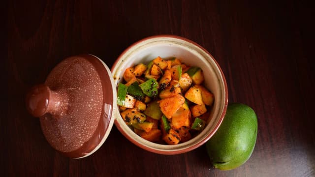 instant-raw-mango-pickle-tangy-and-spicy-achaar-ready-in-minutes-thumbnail