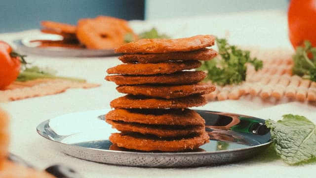 monsoon-special-how-to-make-khapli-atta-methi-mathri-thumbnail
