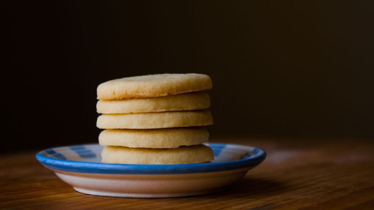 Stack of khapli atta nankhatai