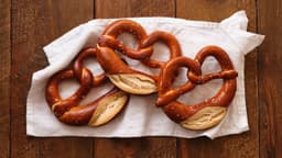 homemade-khapli-atta-pretzels-recipe-soft-healthy-snack-idea-thumbnail