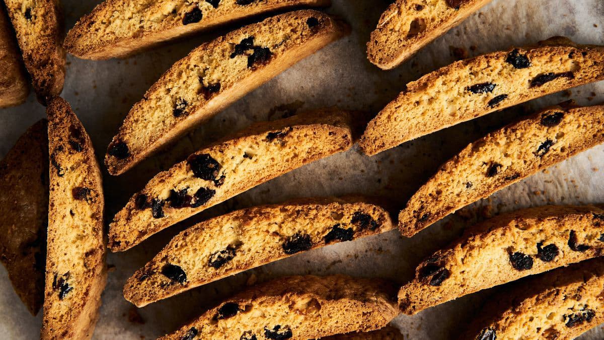 biscotti with dried berries in them
