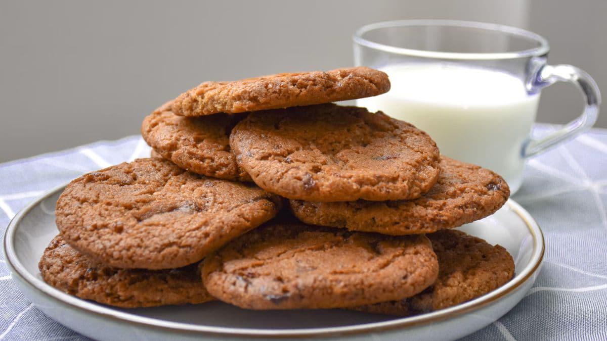 cookies and milk
