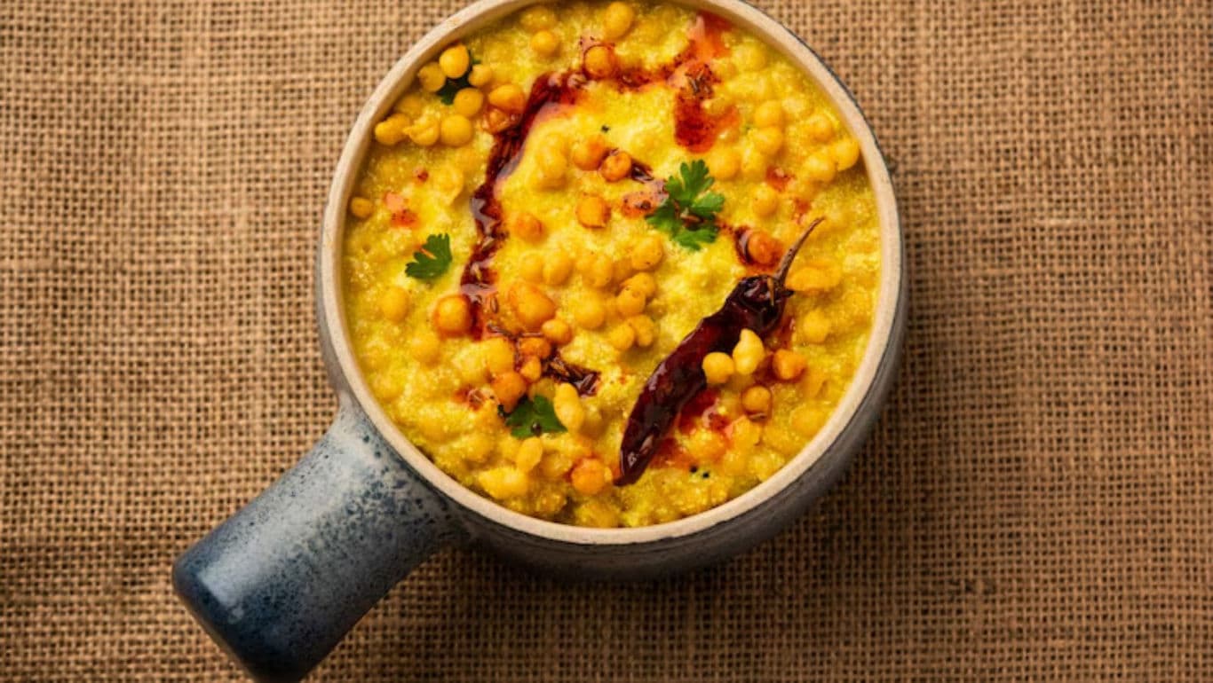 Spicy lentil curry in ceramic bowl