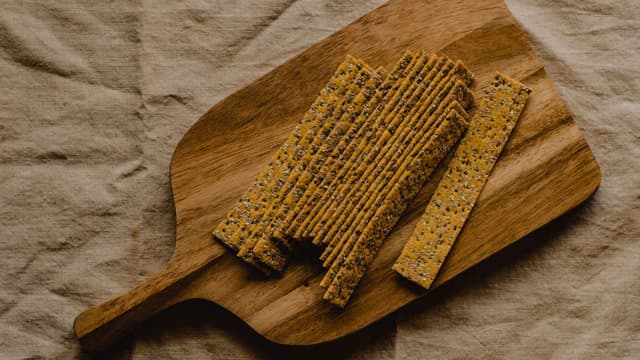 khapli-wheat-lavash-crackers-with-7-flavours-pairing-ideas-thumbnail