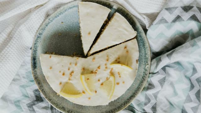 lemon-cake-recipe-for-easter-a-layered-creamy-dessert-for-festive-celebrations-thumbnail