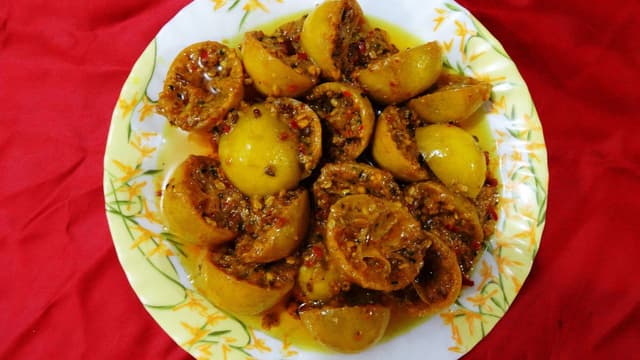 sweet-and-spicy-lemon-pickle-recipe-for-rice-and-parathas-thumbnail