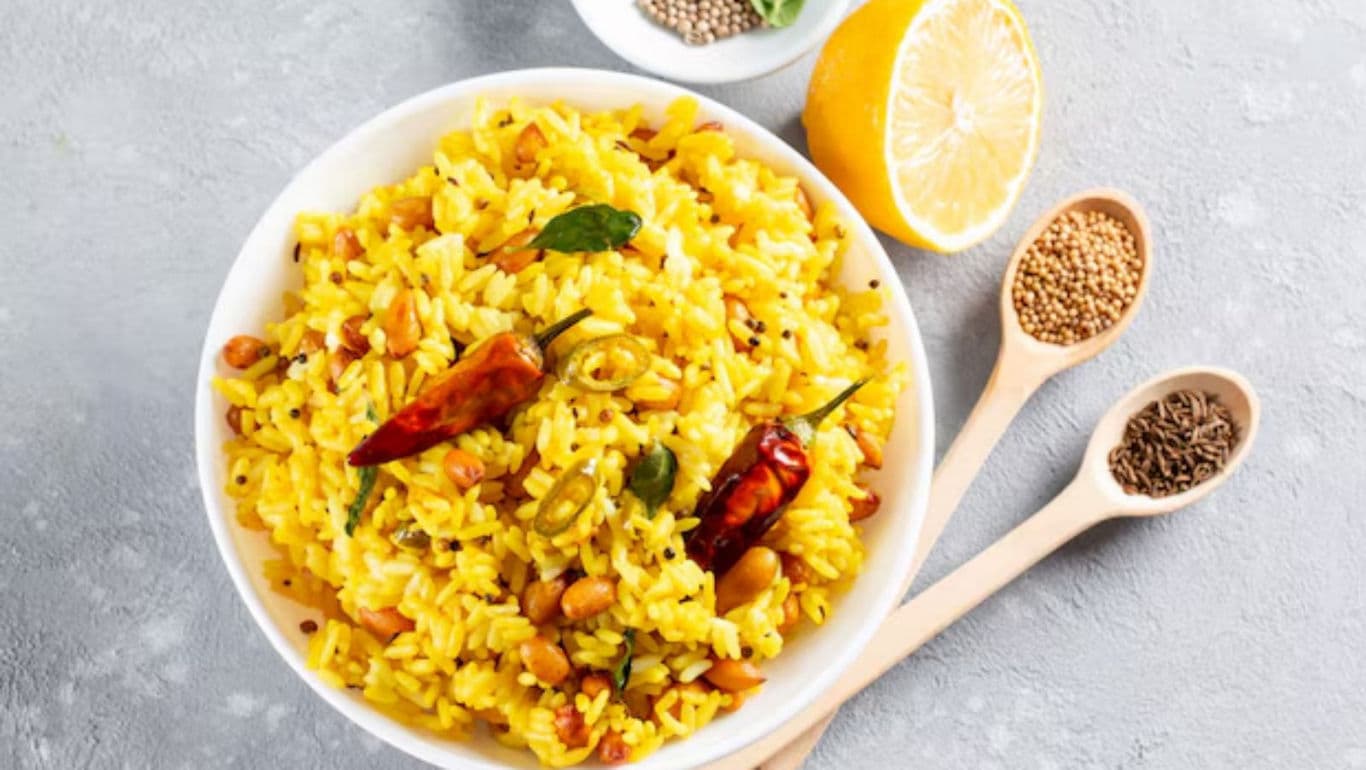Spicy yellow rice with chili and lemon