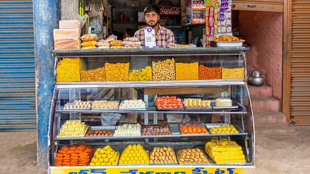 how-mithai-shops-became-family-businesses-thumbnail