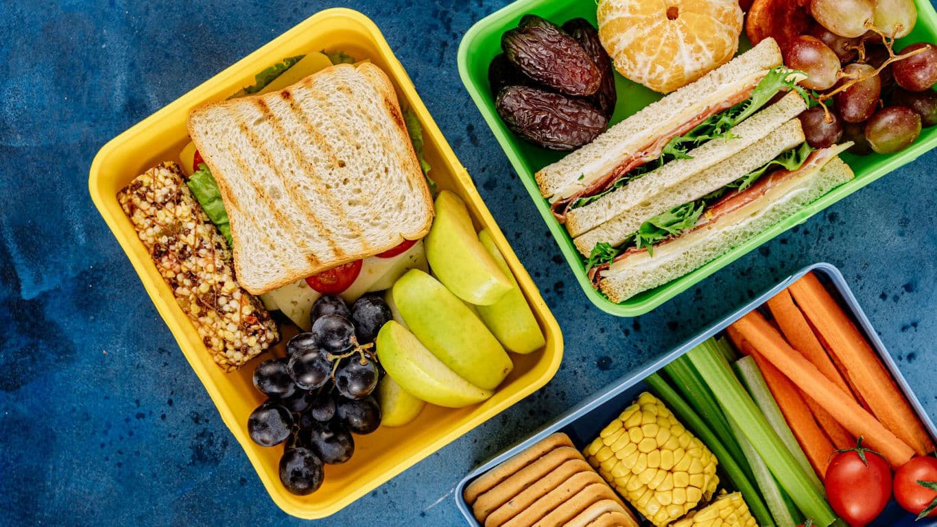 Non-messy tiffin options like bread rolls, veggie muffins, and cutlets