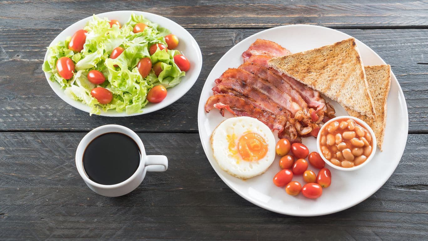Full English breakfast with meat