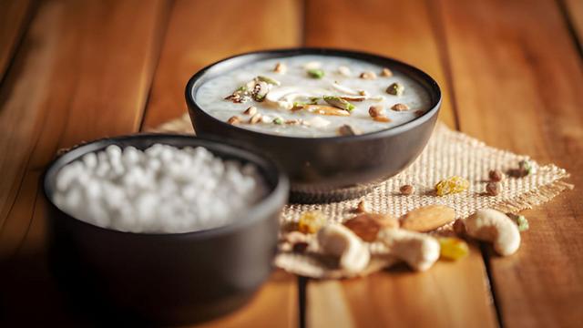 makhana-kheer-with-jaggery-in-mini-cups-a-bite-sized-dessert-thumbnail