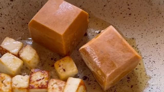 how-to-make-makhani-gravy-cubes-the-ultimate-hack-for-indian-curries-thumbnail