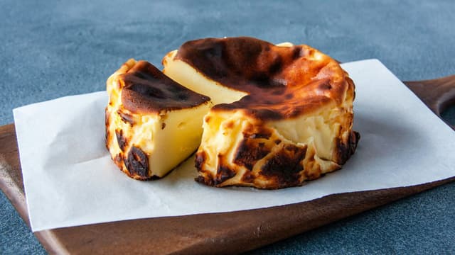mango-basque-cheesecake-recipe-a-tropical-twist-on-the-classic-spanish-dessert-thumbnail