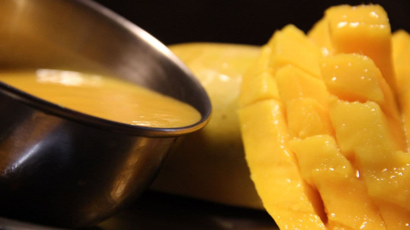 Aamras mango dessert- banner image