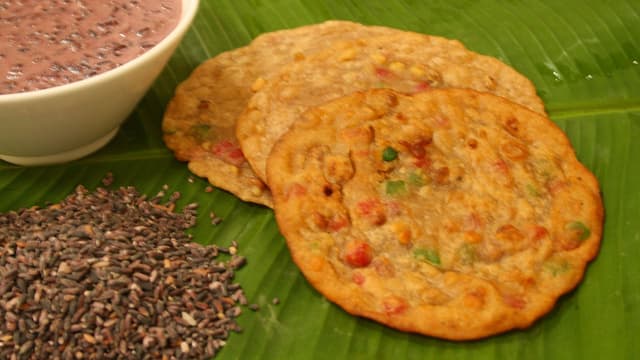 make-the-most-of-independence-day-celebration-with-these-7-underrated-indian-breakfast-dishes-thumbnail