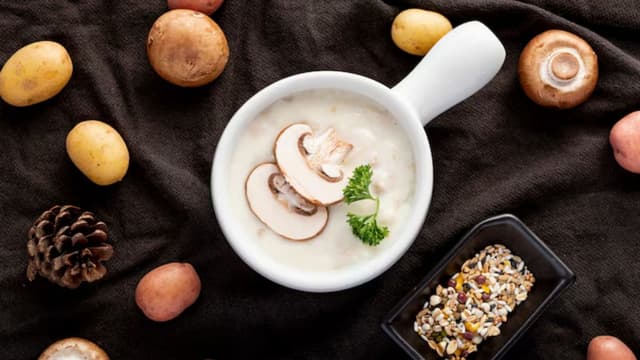 miso-mushroom-soup-a-cozy-winter-soup-with-japanese-flavours-thumbnail
