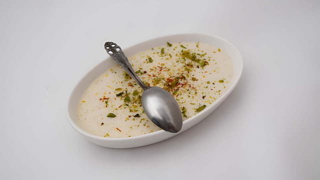 sweet-iftar-dishes-for-ramadan-muhallebi-a-middle-eastern-milk-pudding-thumbnail