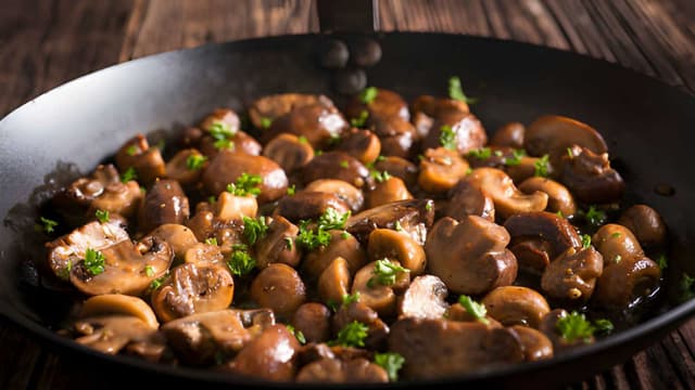 comfort-in-one-pan-buttery-mushroom-garlic-skillet-thumbnail