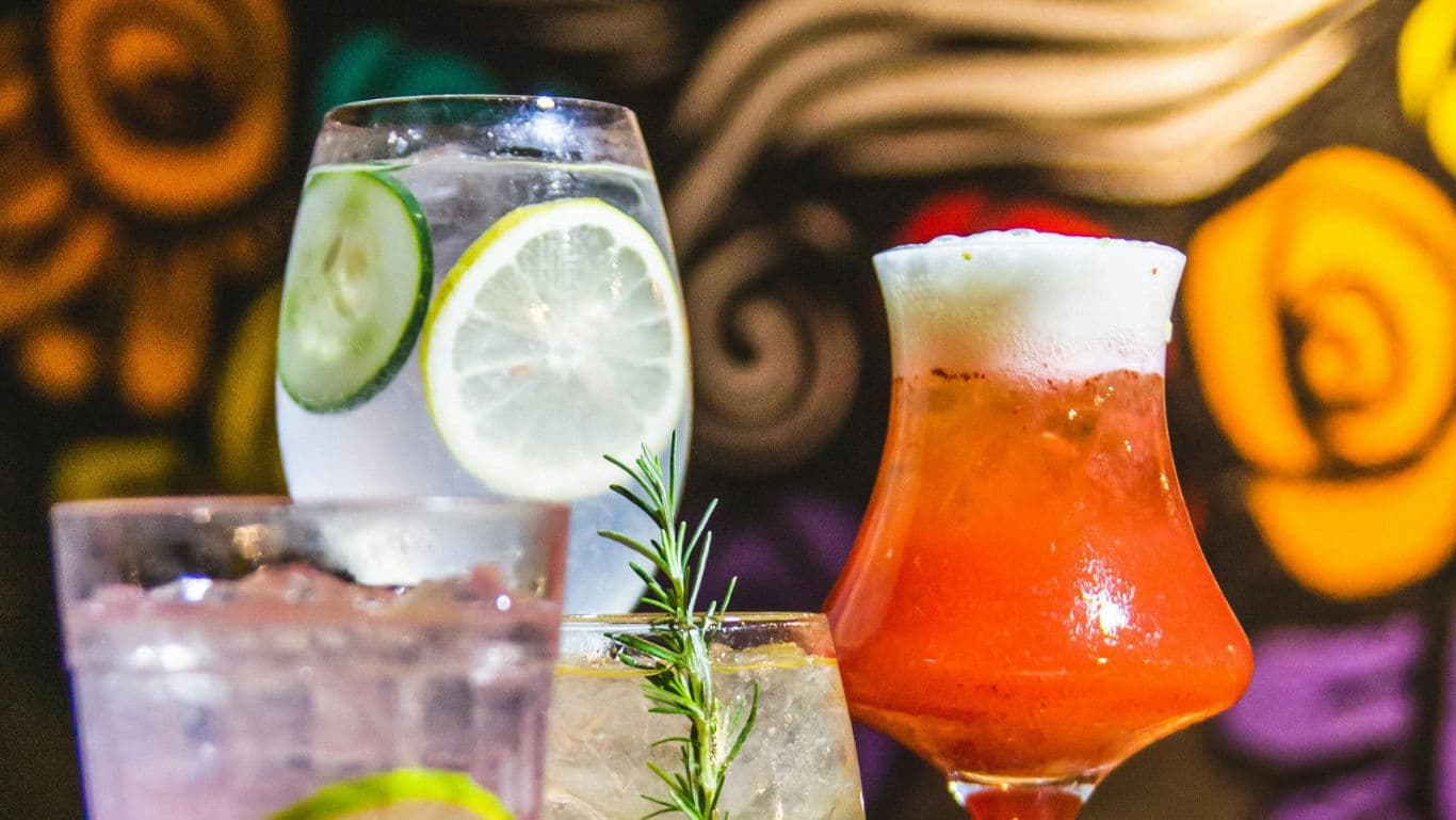 Non-alcoholic fruit wines.