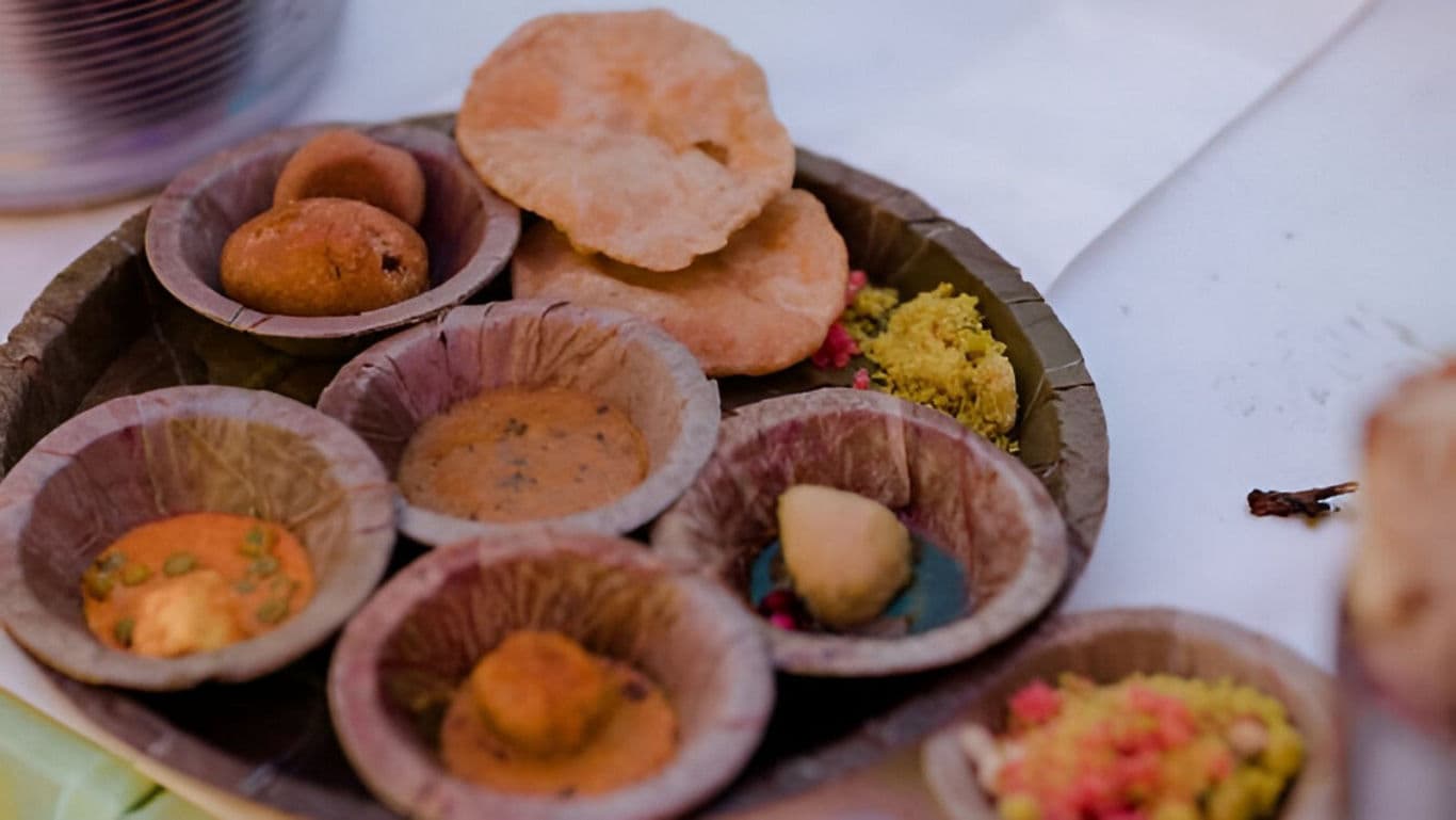Shradh food served on leaves