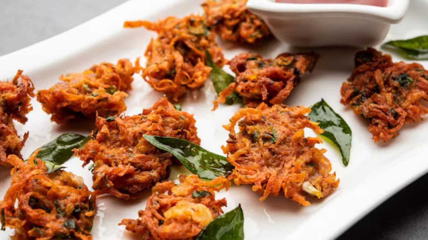 Crispy vegetable fritters with dipping sauce