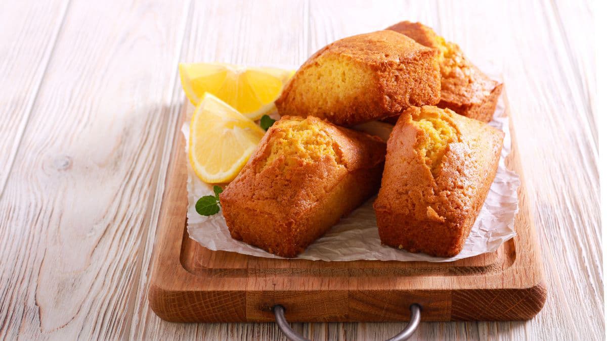 Lemon cake topped with lemon slices