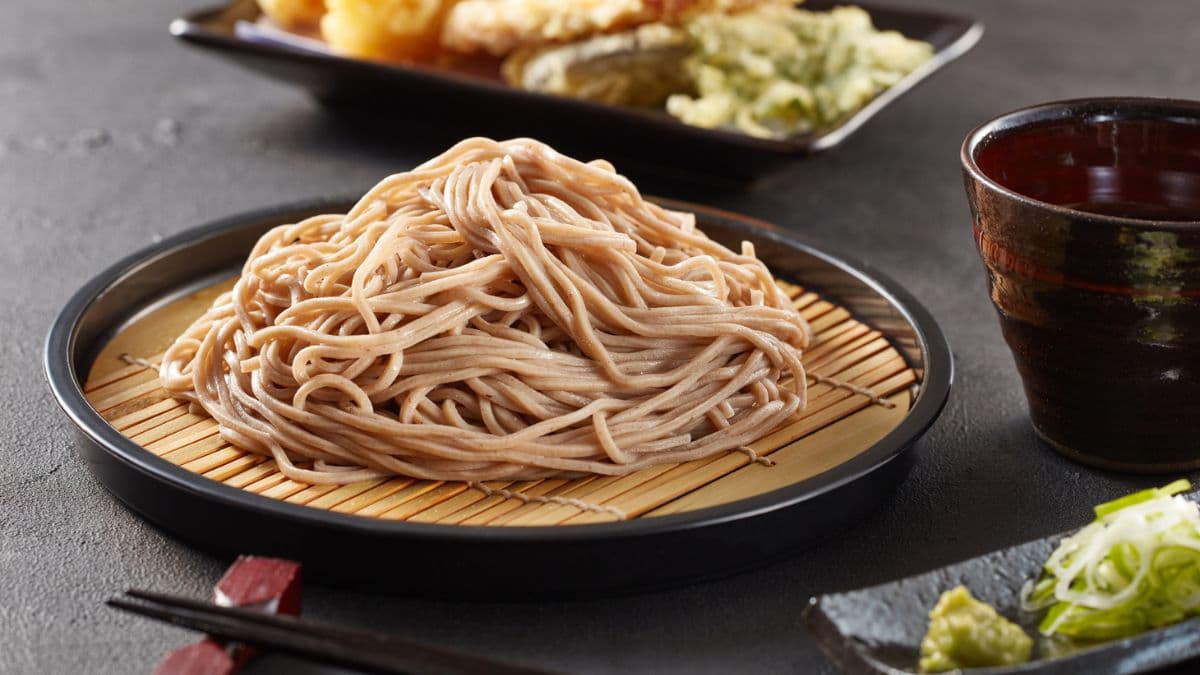 noodles on a round plate