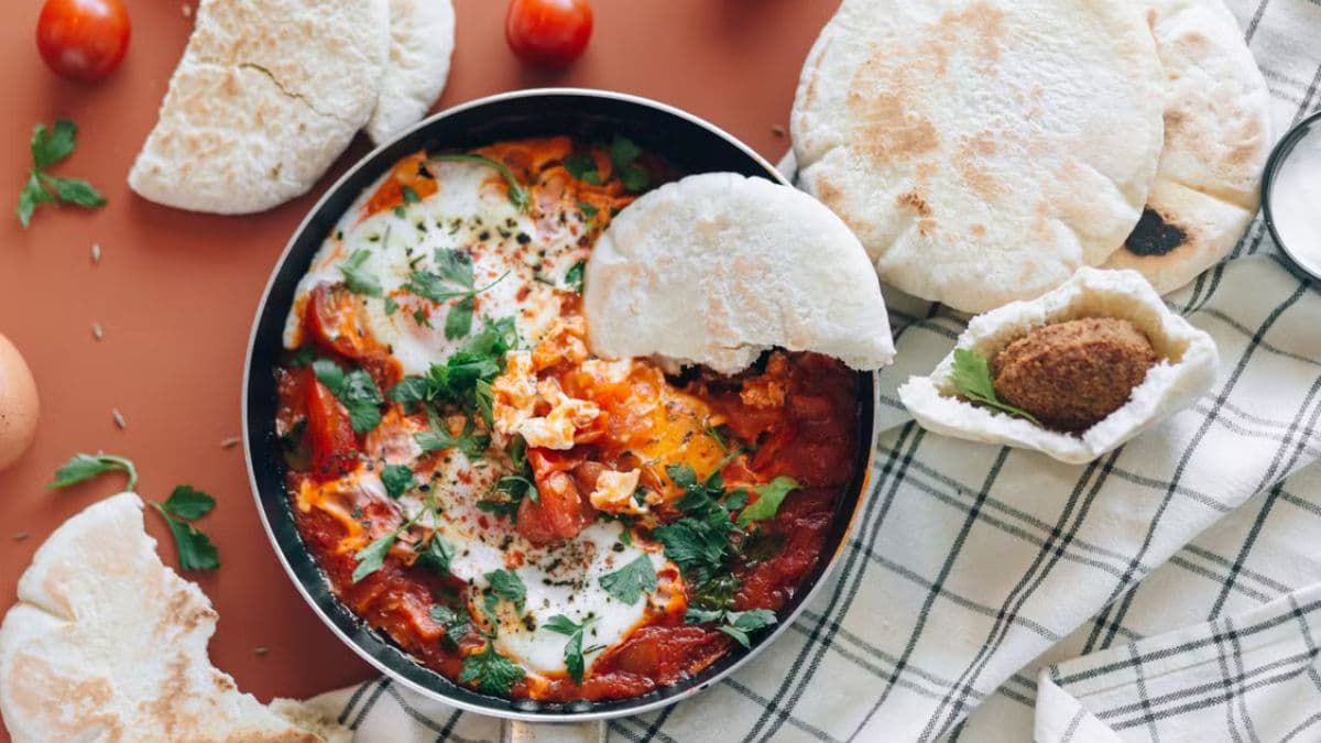 shakshouka and pita bread