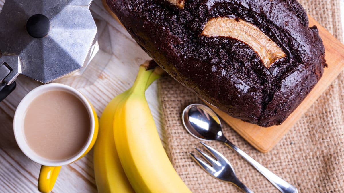 banana bread slice and drink