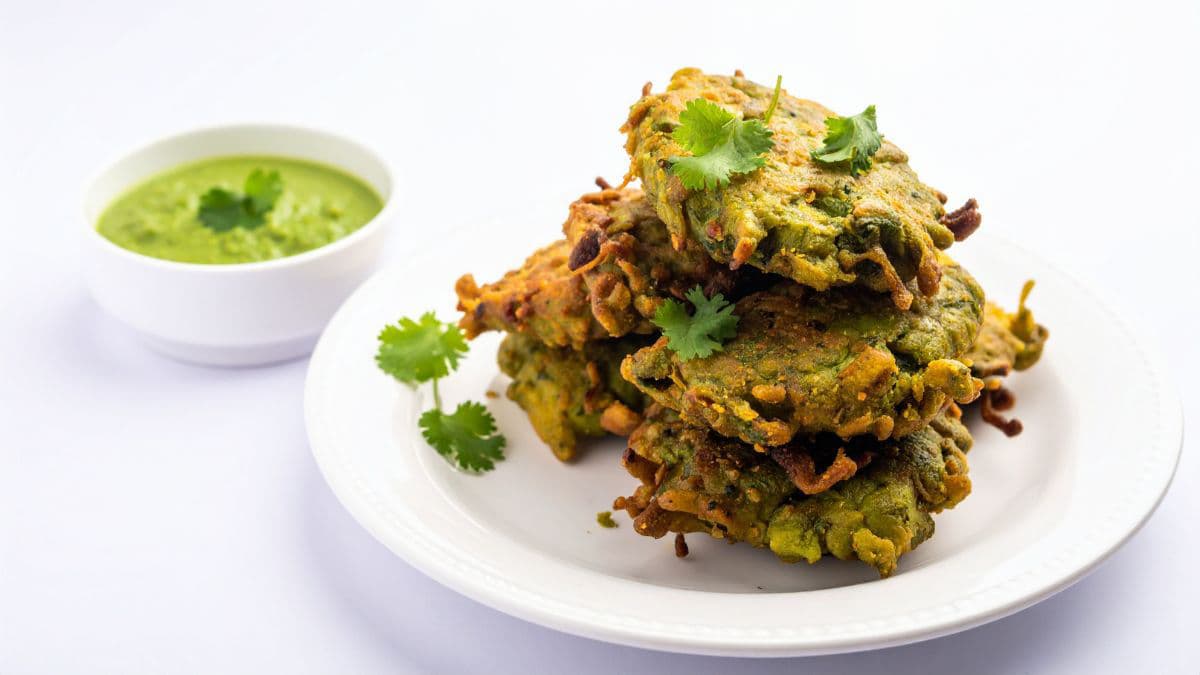 Palak Pakoras on a plate