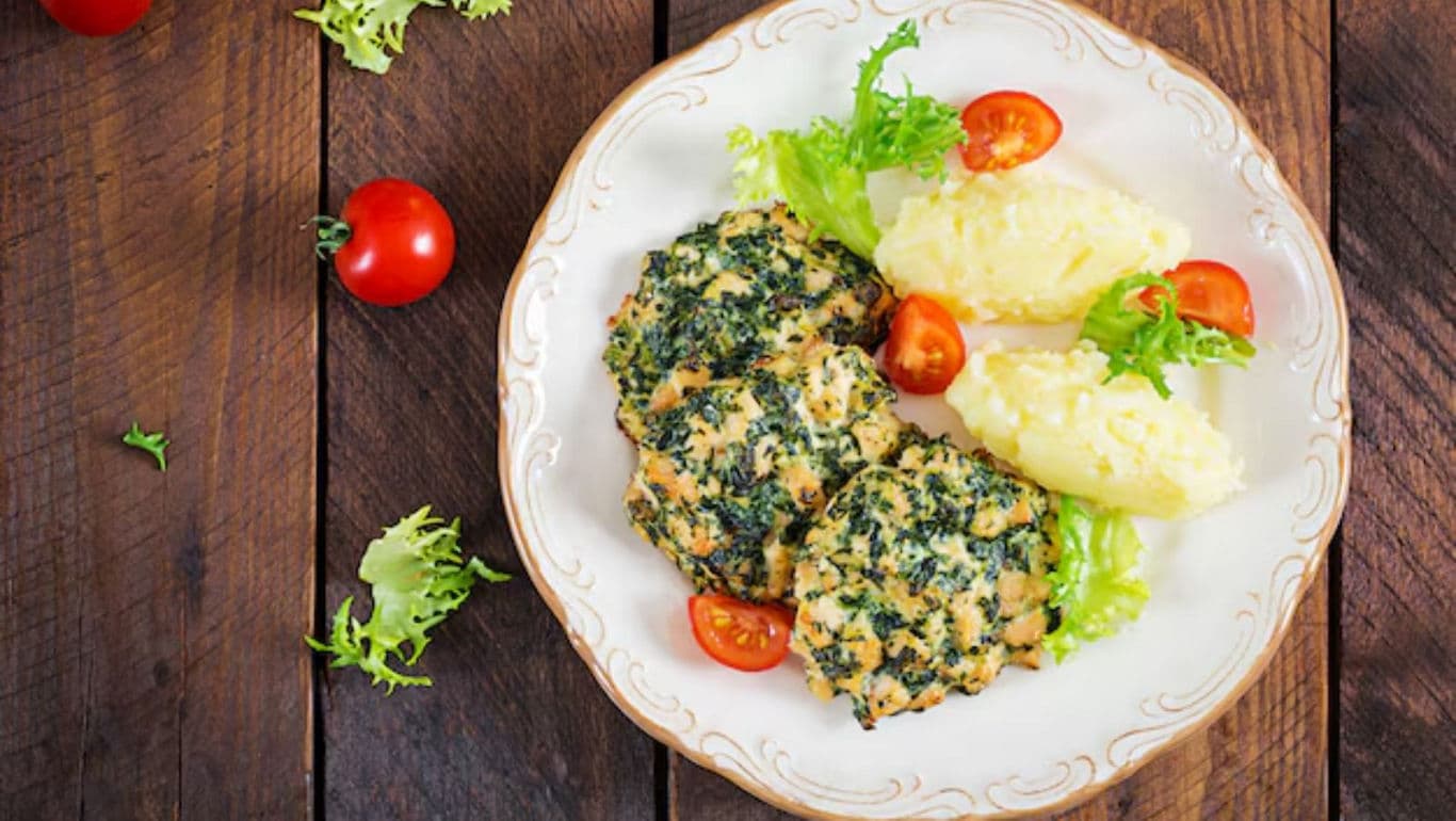 Spinach Patties with Mashed Potatoes and Tomatoes
