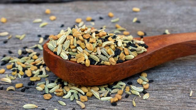 chorchori-shukto-and-more-dishes-to-make-with-the-bengali-panch-phoron-thumbnail