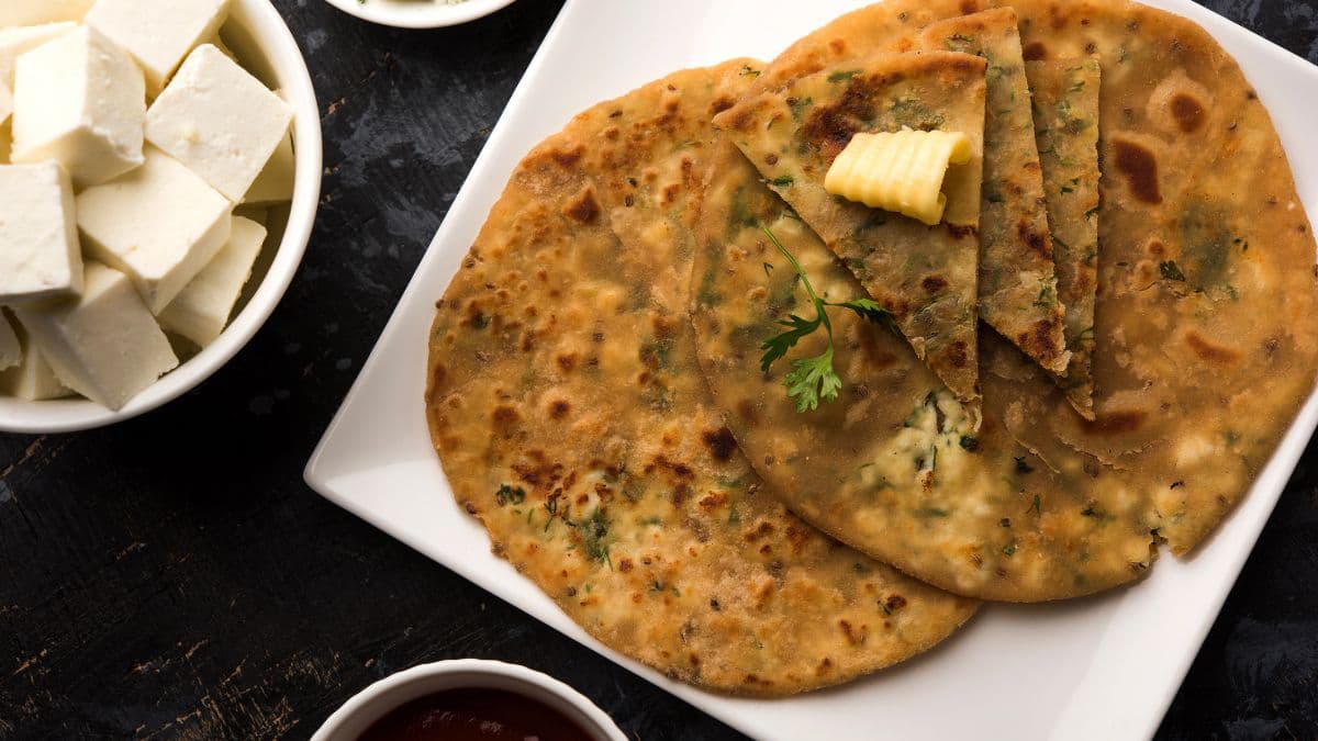 khapli wheat paneer paratha with butter 