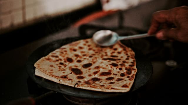 roti-vs-paratha-nutritional-and-cultural-comparison-thumbnail