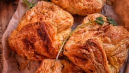 parsi-akuri-puffs-recipe-create-irresistibly-fluffy-spiced-egg-puffs-thumbnail