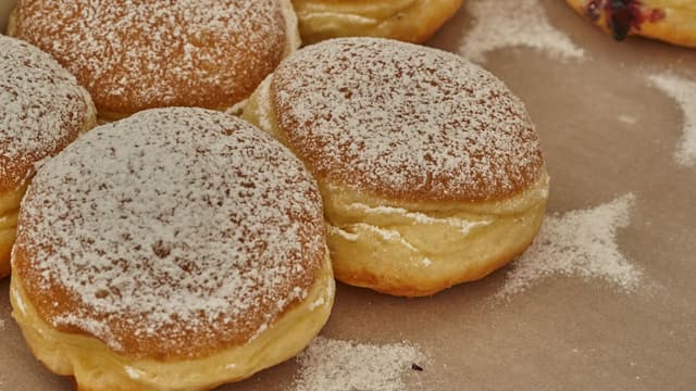 donut-recipe-bakery-style-peanut-butter-jelly-donut-at-home-thumbnail