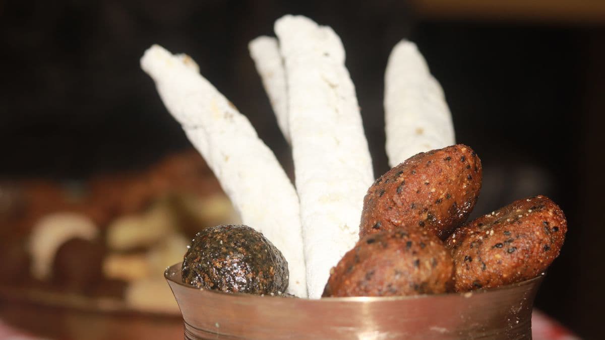 Different rice pitha in a bowl