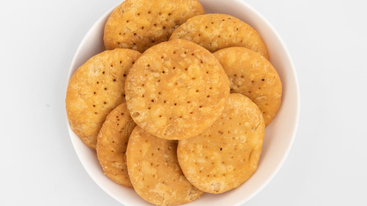 a bowl of mathri