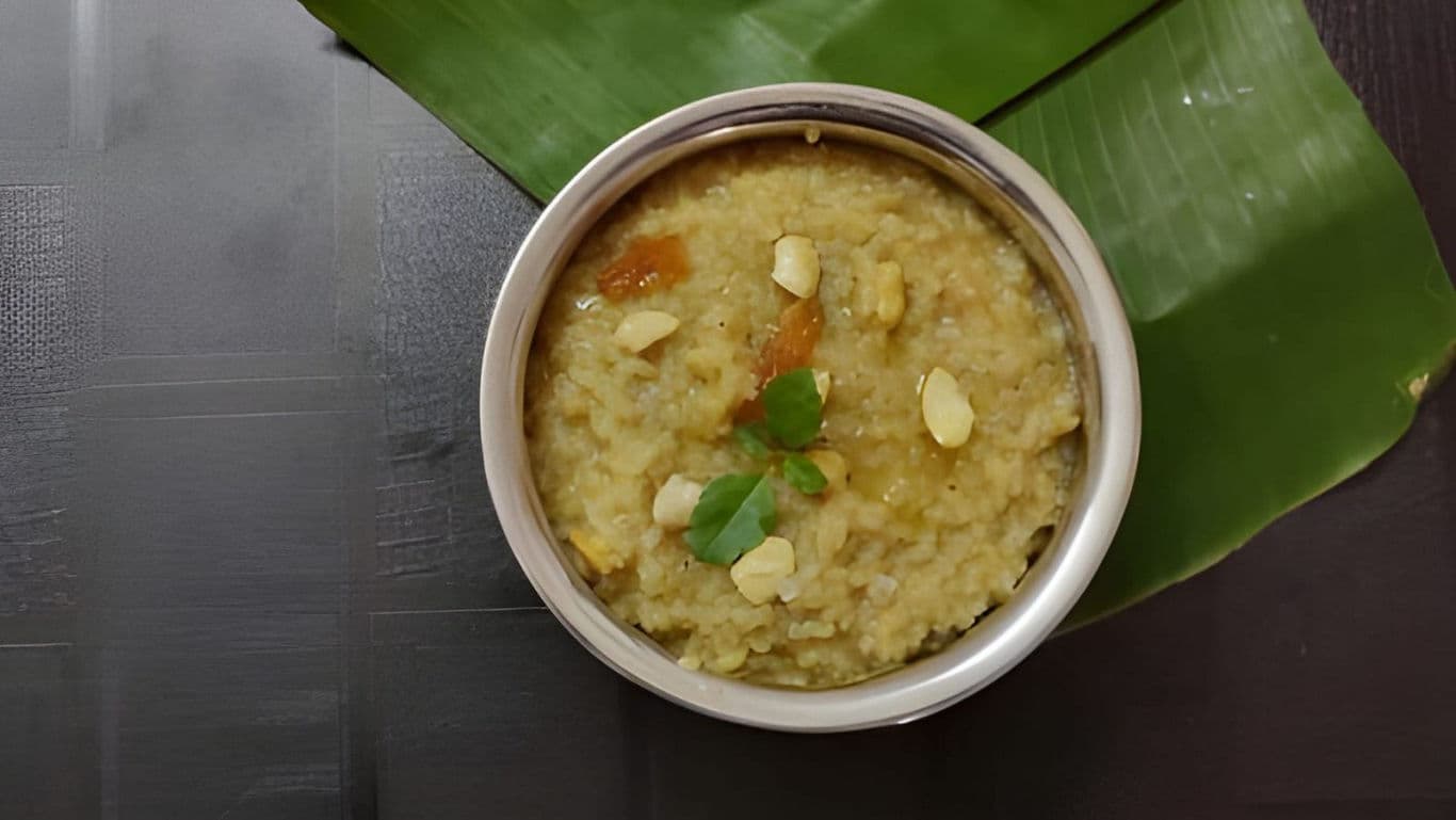 Traditional Indian Sweet Pongal in Bowl