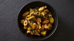 pui-saag-er-chorchori-bengali-recipe-with-seasonal-vegetables-thumbnail