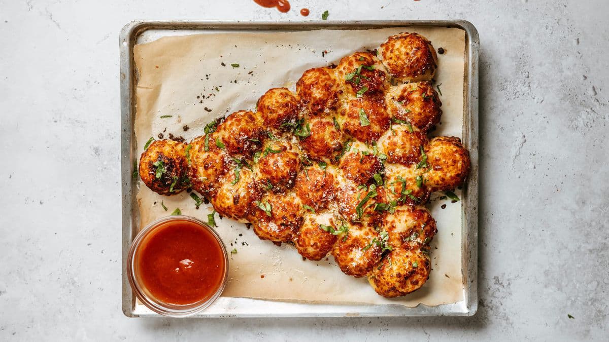 Pull apart loaves in triangle shape