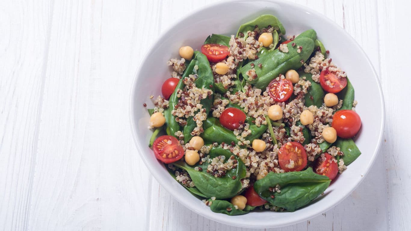Quinoa Salad with Spinach, Chickpeas, and Cherry Tomatoes