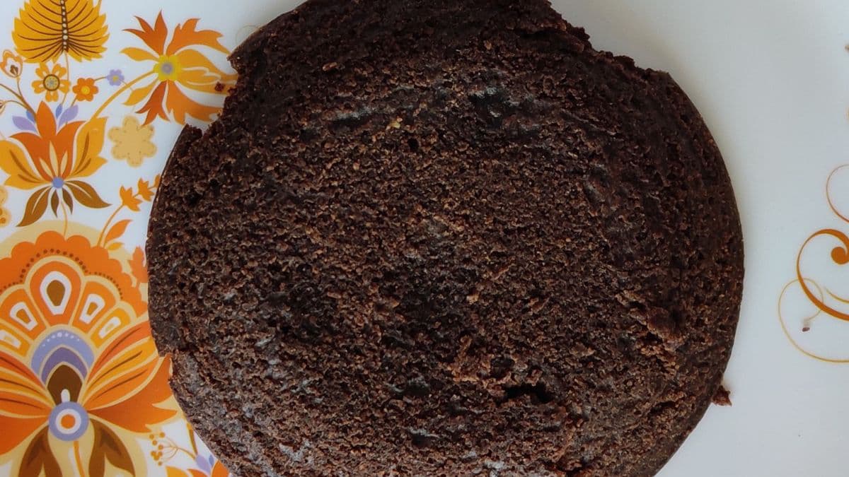 Ragi cake on a white plate