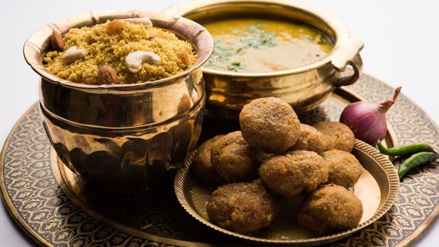 jaipurs-royal-cuisine-traditional-rajasthani-dishes-you-must-try-thumbnail