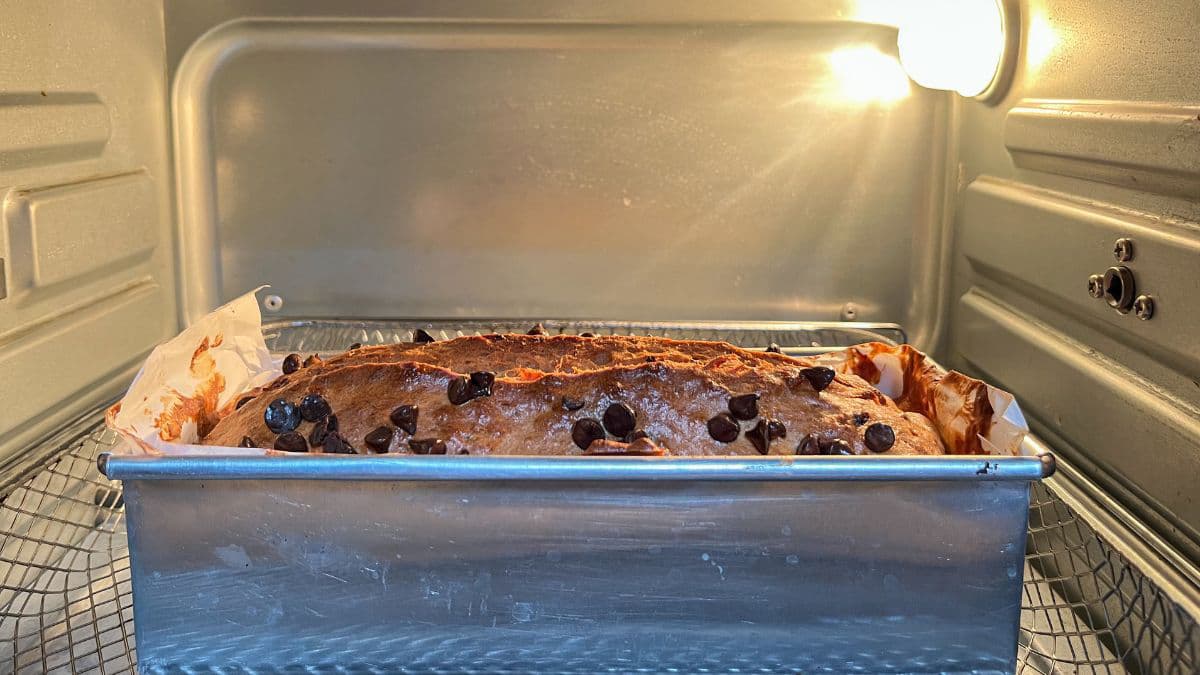 Baking banana bread in oven with the khapli atta