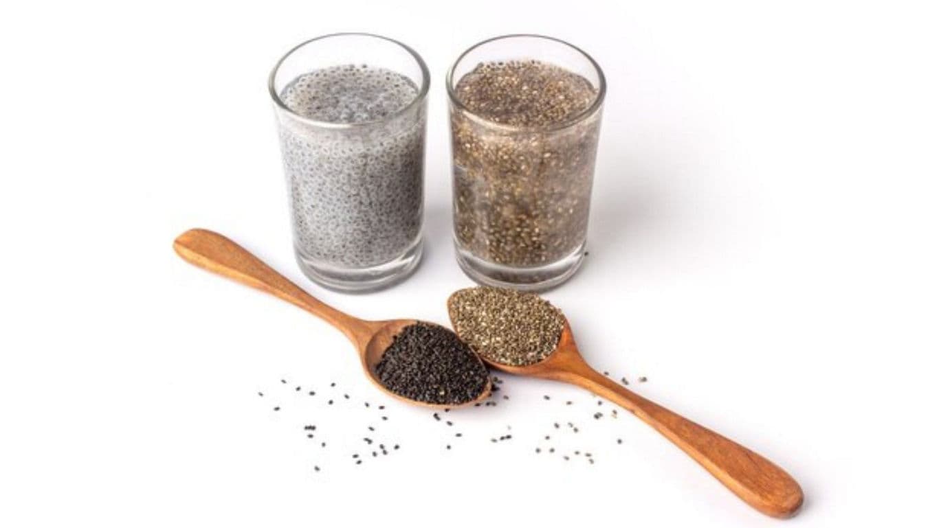 Chia seeds and soaked chia in glasses
