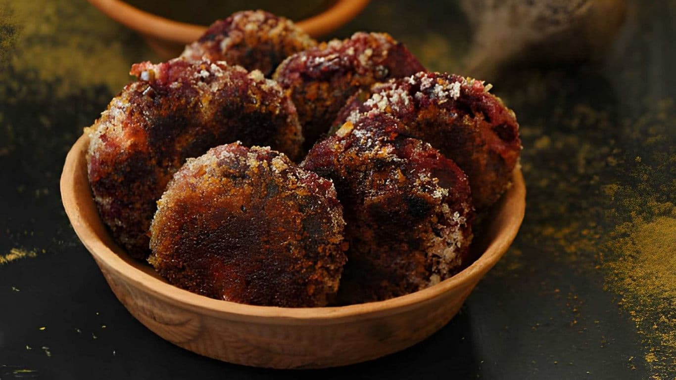 Crispy Beetroot Cutlets Served in Wooden Bowl